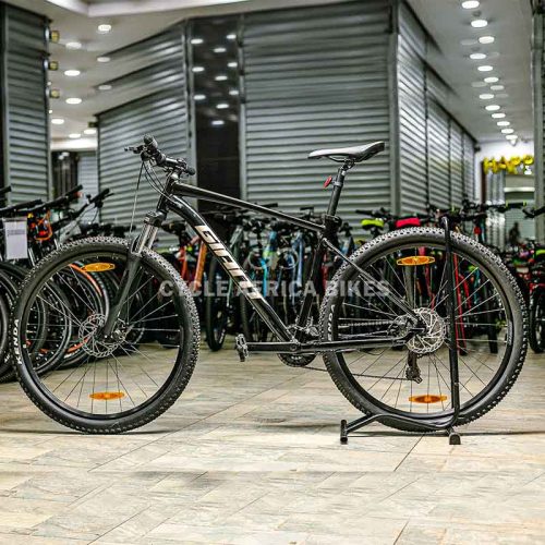Giant Talon 3 Mountain Bike 29-Inch with Suspension Fork