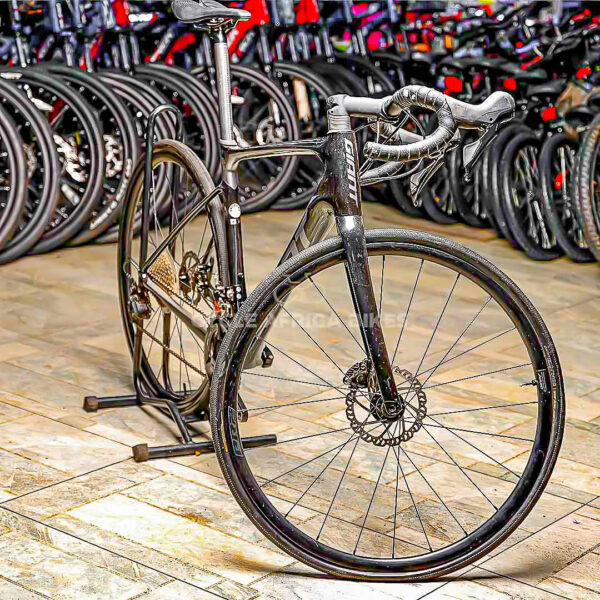 Giant Defy Advance 2 M Carbon 2021 - Image 3