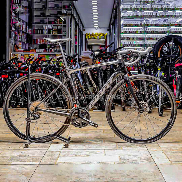 Giant Defy Advance 2 M Carbon 2021