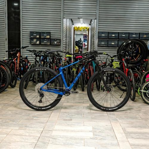Giant XTC Advanced 29 3 2025 Mountain Bike with Carbon Frame