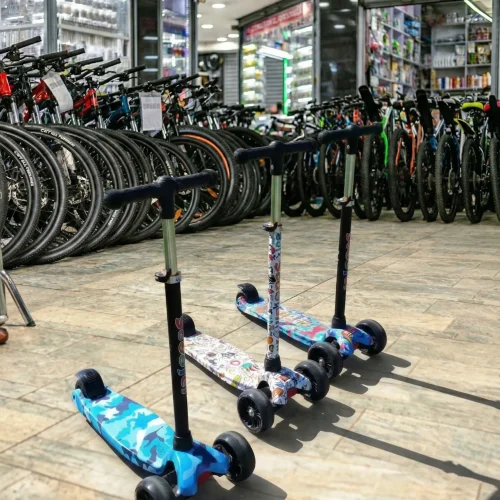 Fun Kicks Three-Wheel Scooter with Patterned Deck
