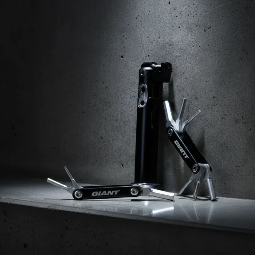 Giant Clutch Crank Core Storage Multi-Tool with Magnetic Locking