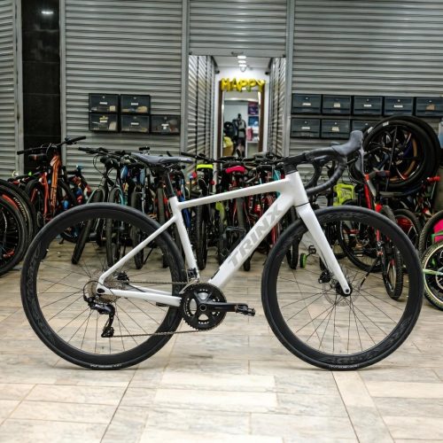 TDO700 Pre-Owned Lightweight Aluminum Road Bike – 2×11 Speed Hydraulic Disc Performance Bicycle