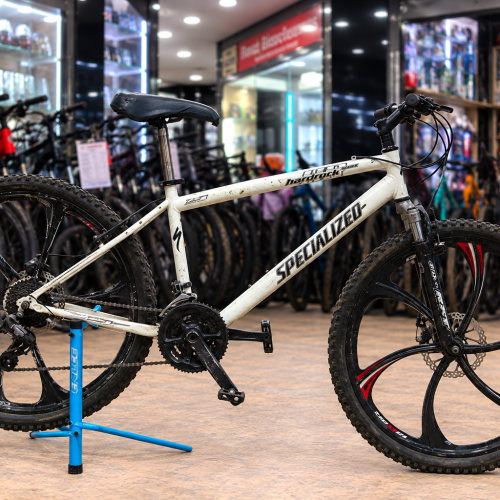 Specialized Hardrock Sport Hardtail Mountain Bike Pre-owned